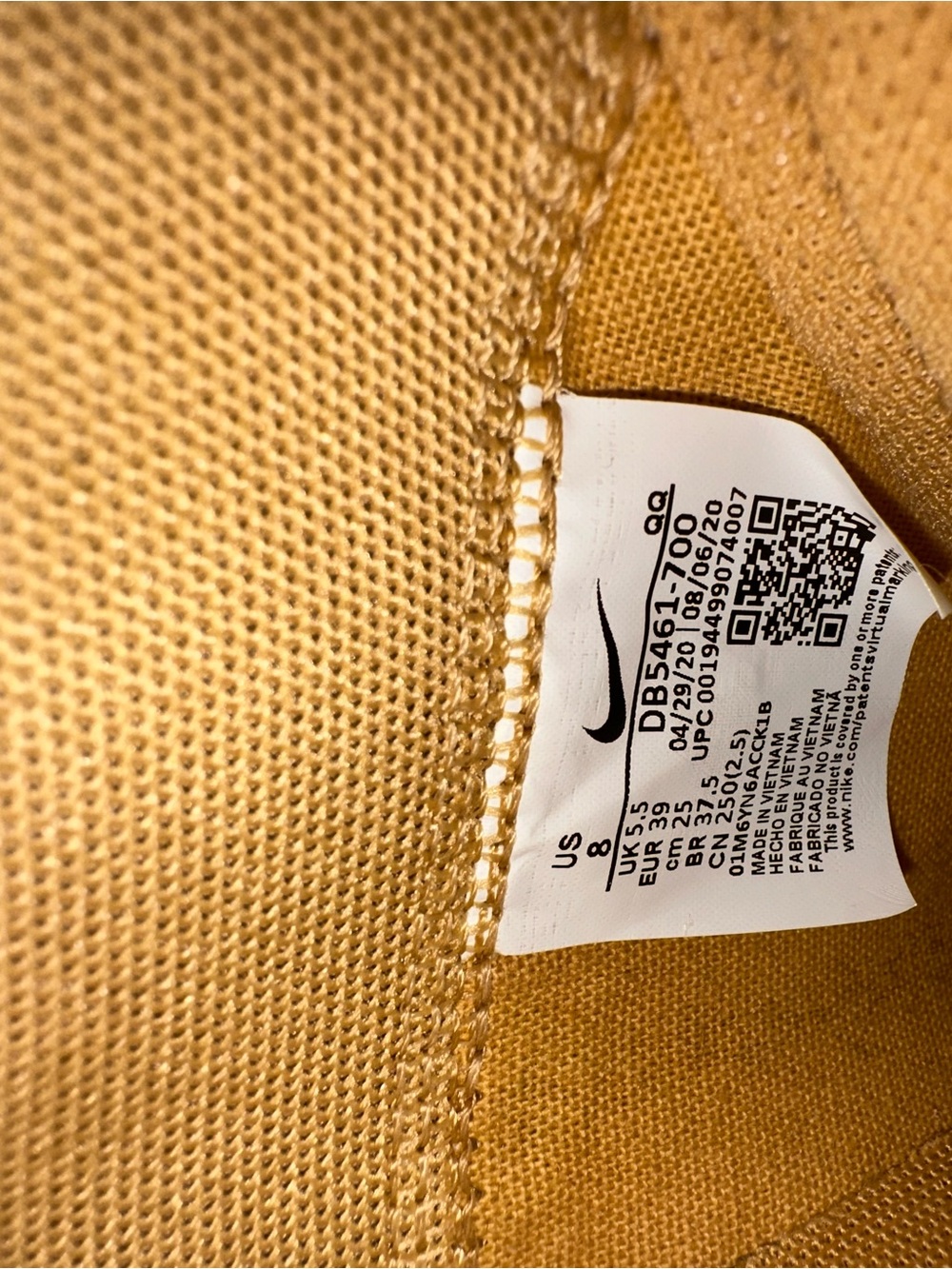 Nike Women’s High-Top Sneakers - Picture 7 of 7